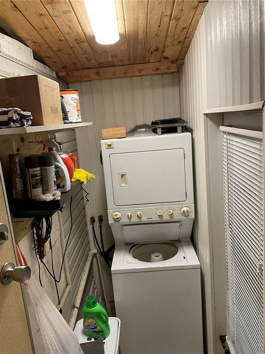 待售: $116,500 (1 贝兹, 1 浴室, 689 平方英尺)