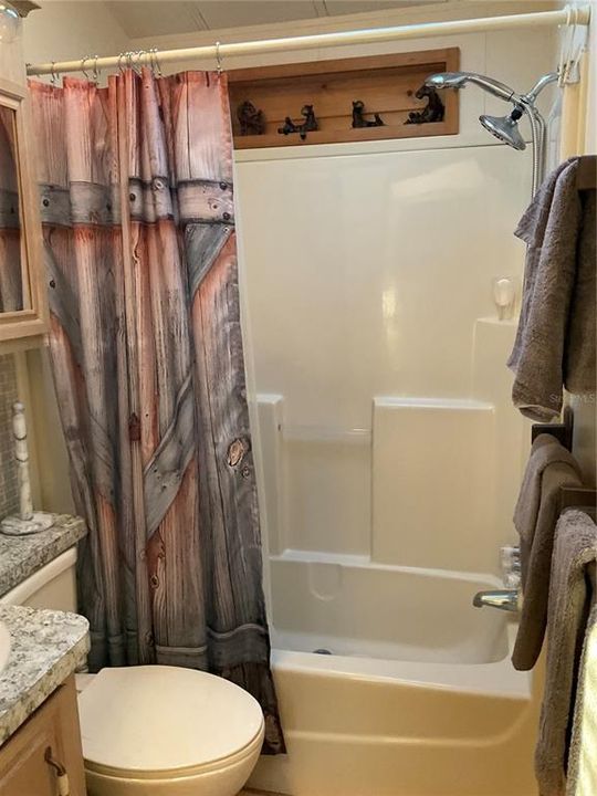 待售: $116,500 (1 贝兹, 1 浴室, 689 平方英尺)