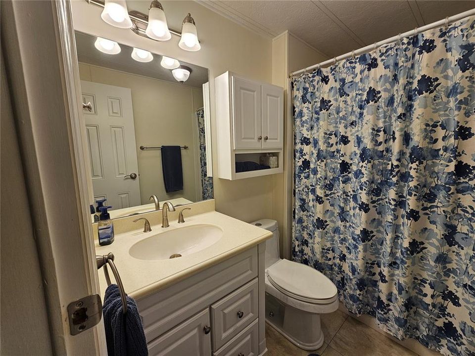 For Sale: $252,900 (2 beds, 2 baths, 1128 Square Feet)