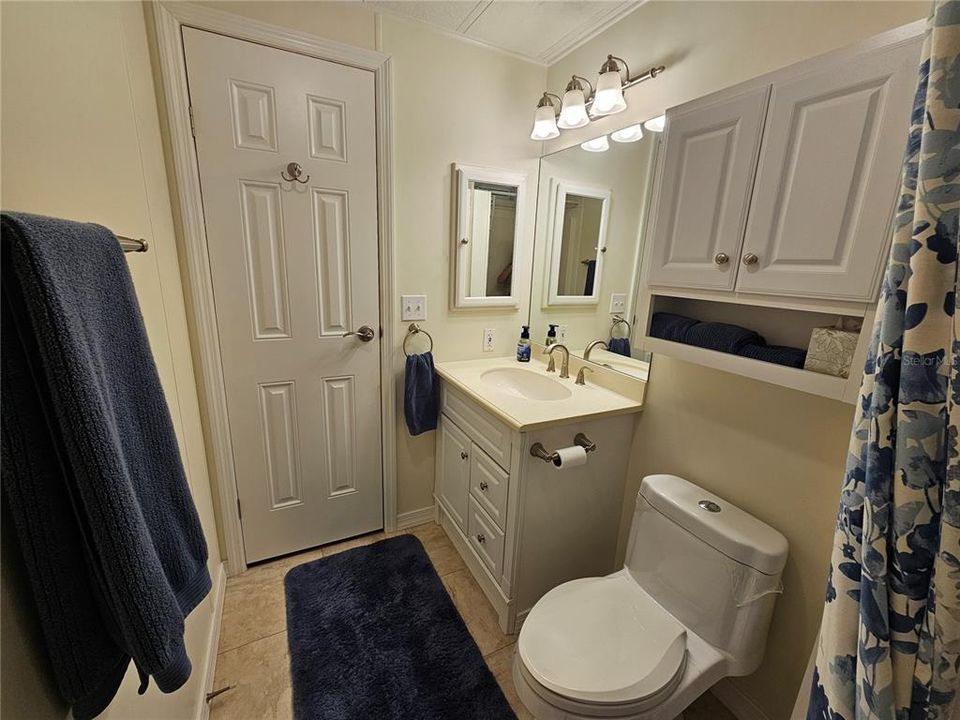 For Sale: $252,900 (2 beds, 2 baths, 1128 Square Feet)