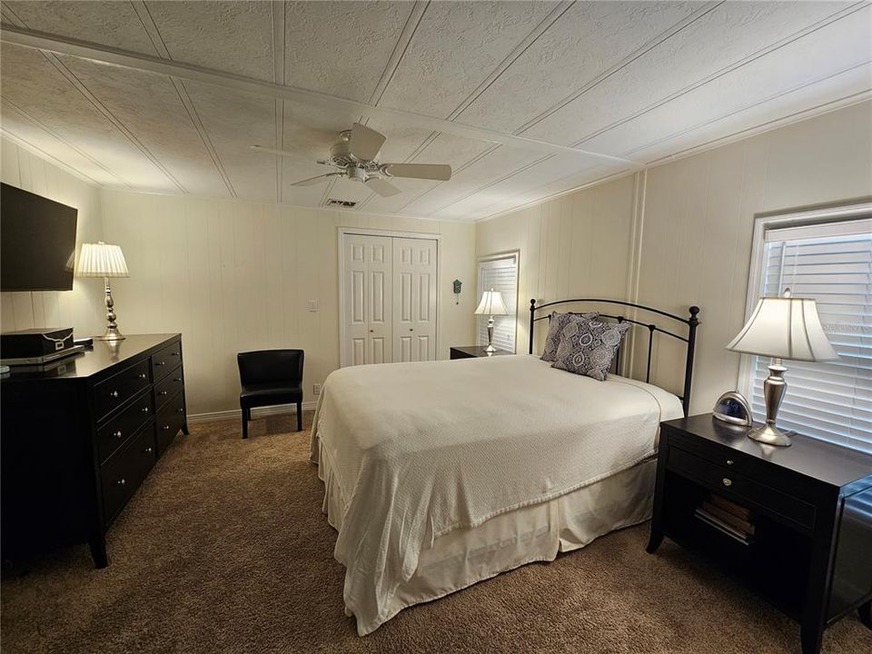 For Sale: $252,900 (2 beds, 2 baths, 1128 Square Feet)