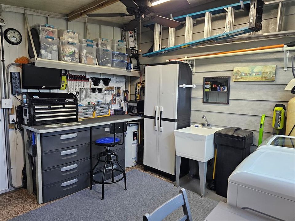 For Sale: $252,900 (2 beds, 2 baths, 1128 Square Feet)