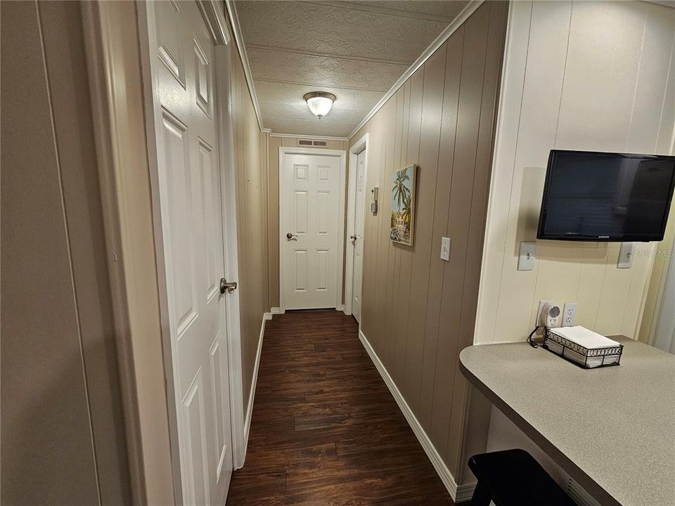 For Sale: $252,900 (2 beds, 2 baths, 1128 Square Feet)