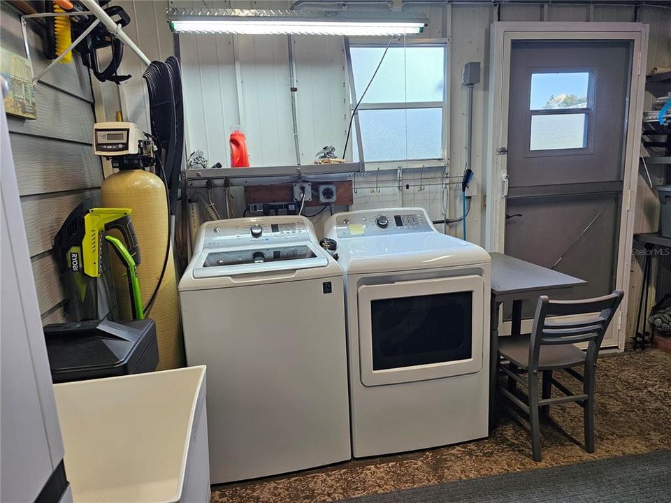 For Sale: $252,900 (2 beds, 2 baths, 1128 Square Feet)