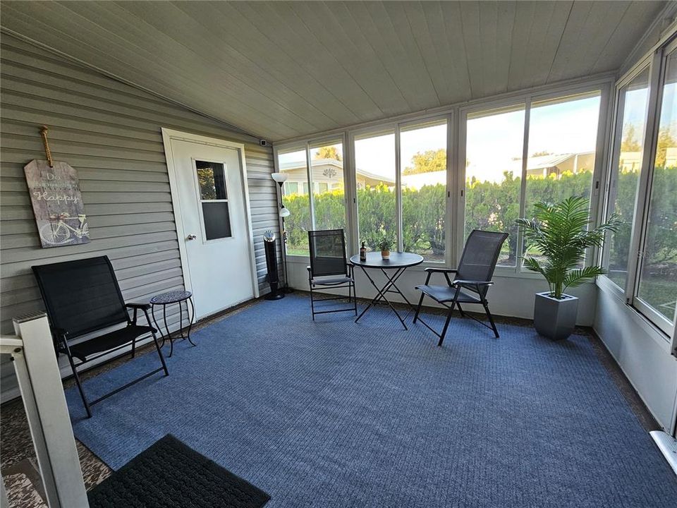 For Sale: $252,900 (2 beds, 2 baths, 1128 Square Feet)