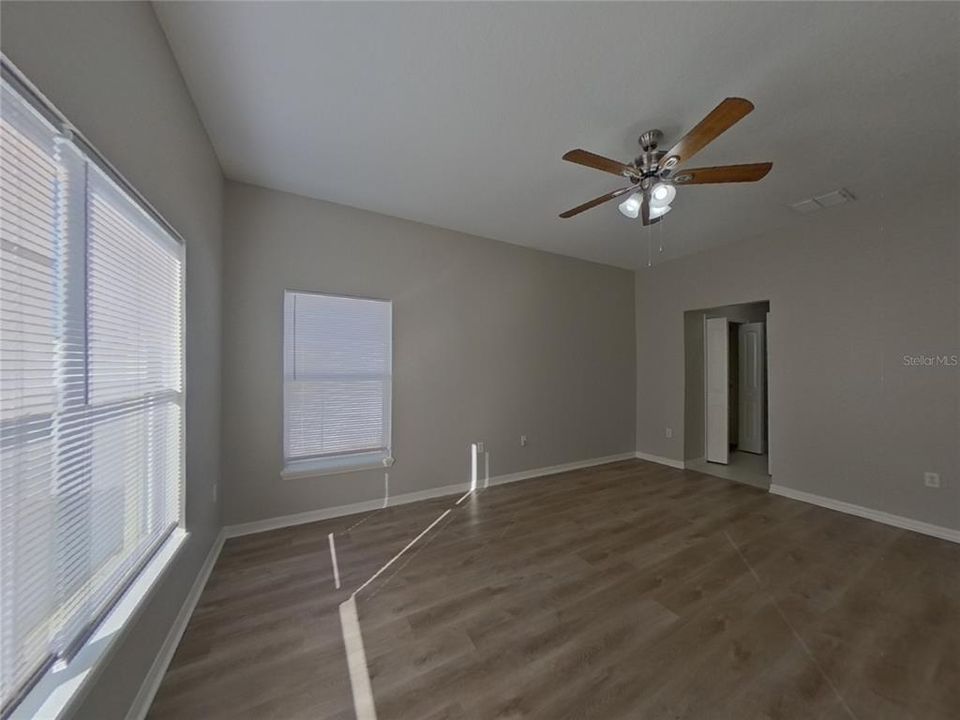 出租: $2,279 (3 贝兹, 2 浴室, 2046 平方英尺)