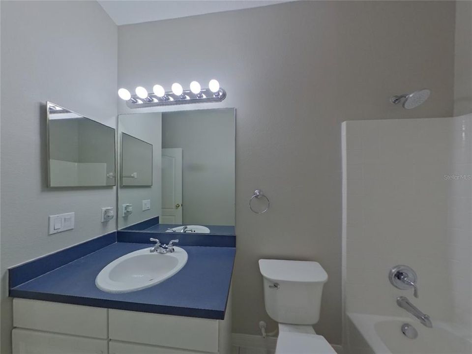 出租: $2,279 (3 贝兹, 2 浴室, 2046 平方英尺)