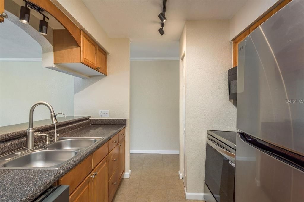 出租: $2,200 (3 贝兹, 2 浴室, 1155 平方英尺)