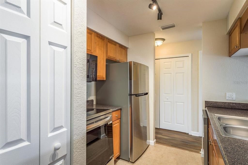 出租: $2,200 (3 贝兹, 2 浴室, 1155 平方英尺)