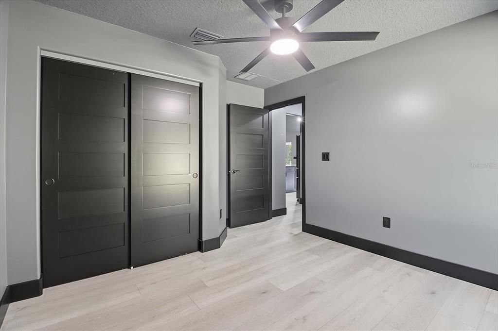 For Sale: $449,999 (3 beds, 2 baths, 1710 Square Feet)