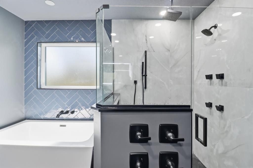 For Sale: $449,999 (3 beds, 2 baths, 1710 Square Feet)