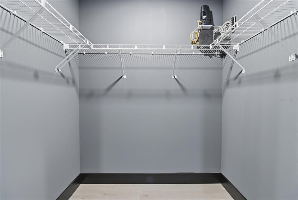 For Sale: $449,999 (3 beds, 2 baths, 1710 Square Feet)