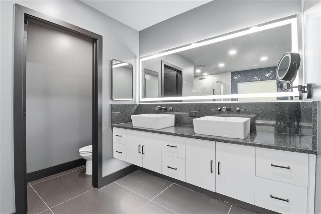 For Sale: $449,999 (3 beds, 2 baths, 1710 Square Feet)