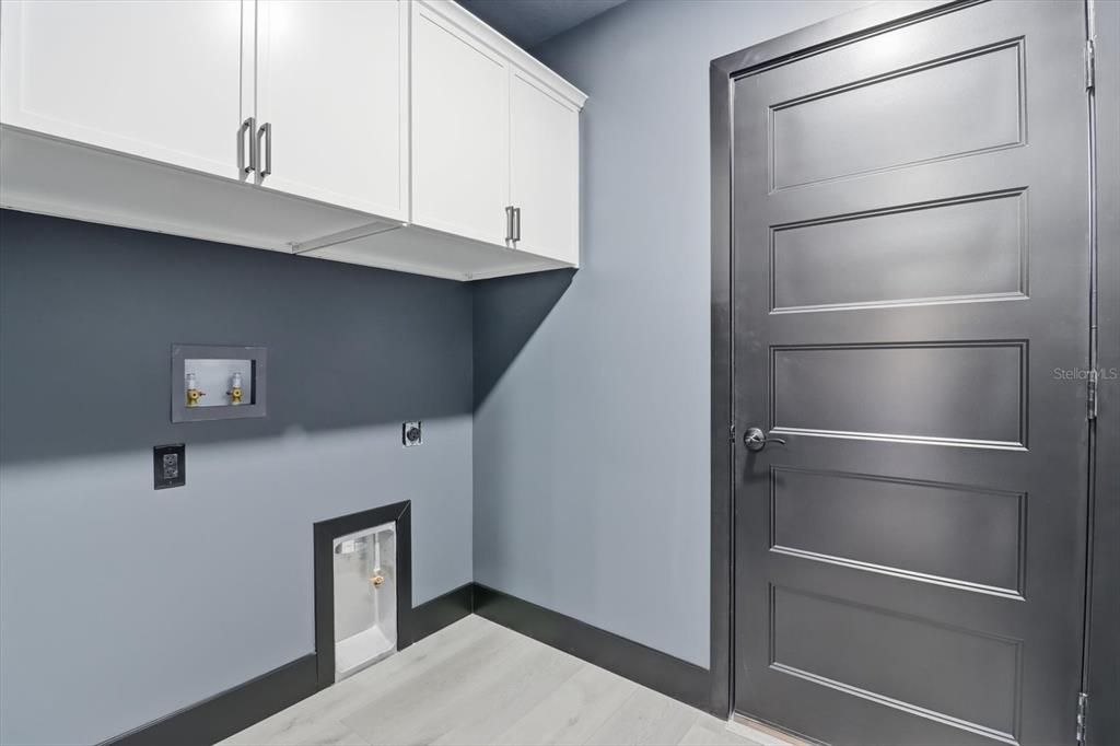 For Sale: $449,999 (3 beds, 2 baths, 1710 Square Feet)