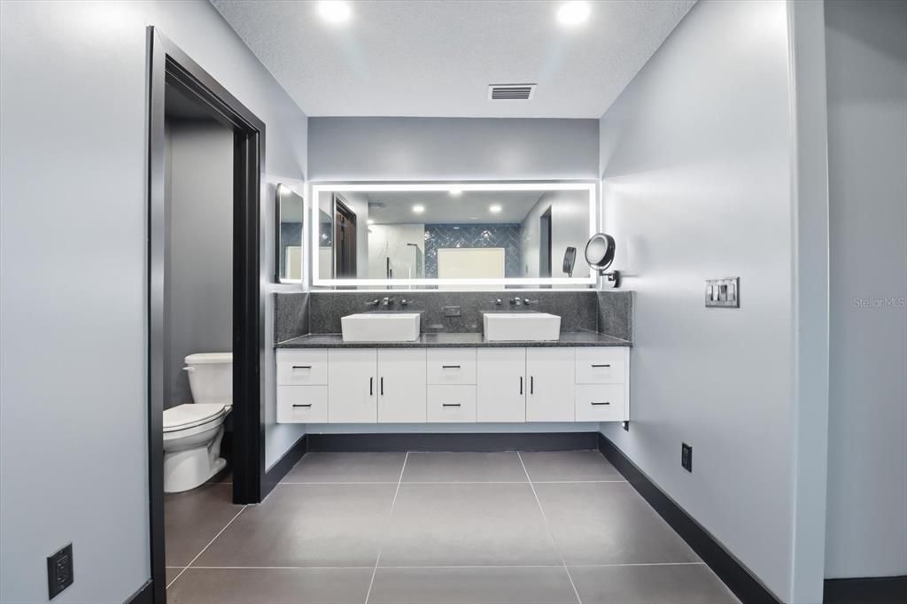 For Sale: $449,999 (3 beds, 2 baths, 1710 Square Feet)