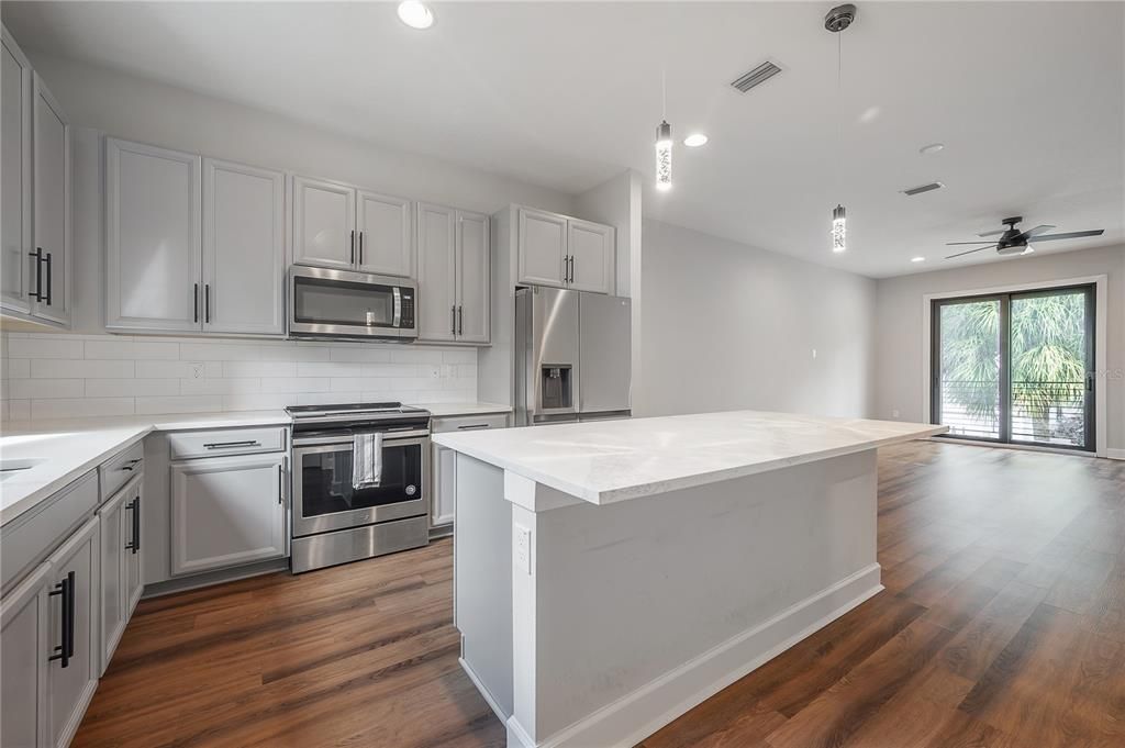 На продажу: $669,000 (3 спален, 2 ванн, 1778 Квадратных фут)