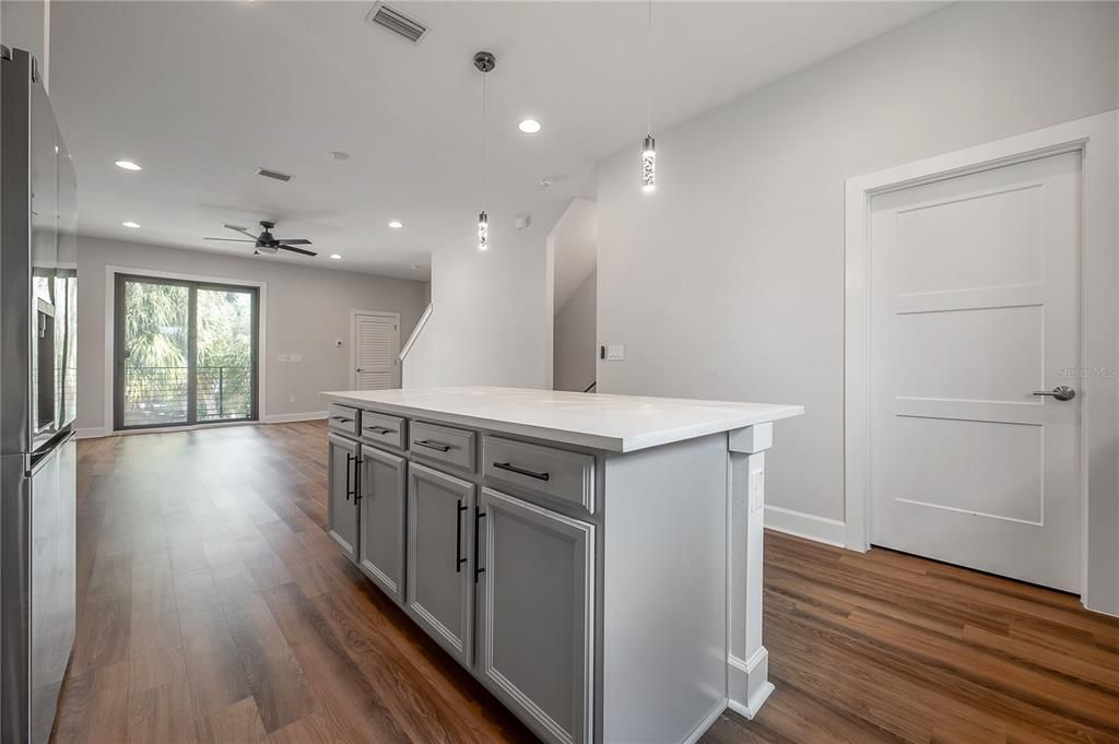 На продажу: $669,000 (3 спален, 2 ванн, 1778 Квадратных фут)