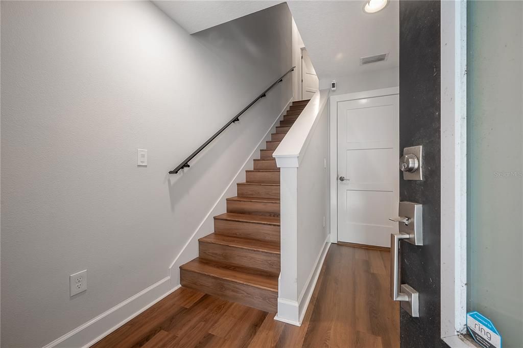 На продажу: $669,000 (3 спален, 2 ванн, 1778 Квадратных фут)