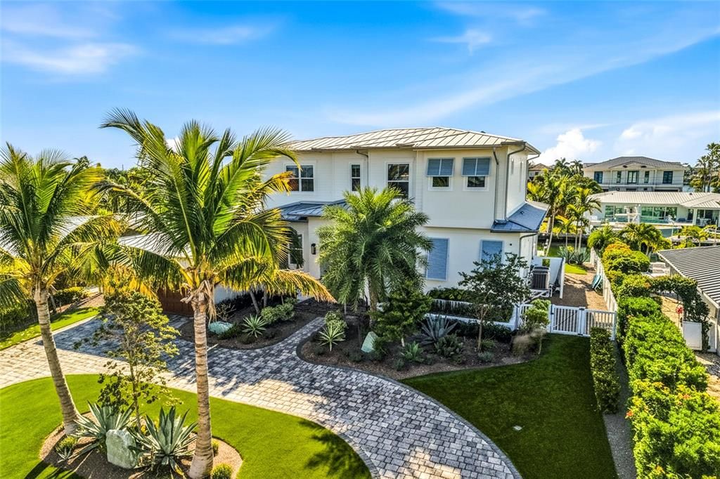 For Sale: $4,250,000 (4 beds, 5 baths, 3788 Square Feet)