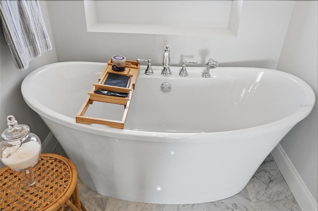 For Sale: $4,250,000 (4 beds, 5 baths, 3788 Square Feet)