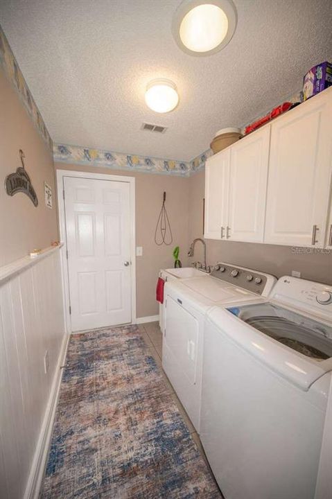 For Sale: $449,900 (3 beds, 2 baths, 2176 Square Feet)