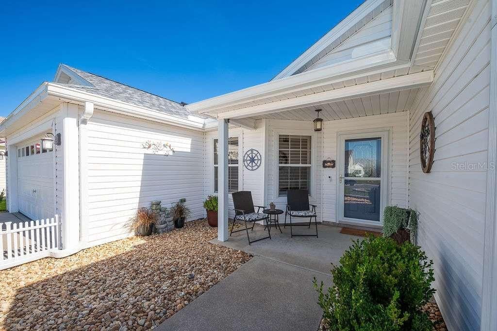 For Sale: $449,900 (3 beds, 2 baths, 2176 Square Feet)