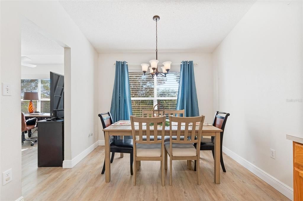 En Venta: $274,900 (2 camas, 2 baños, 1501 Pies cuadrados)