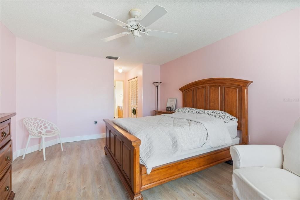 En Venta: $274,900 (2 camas, 2 baños, 1501 Pies cuadrados)