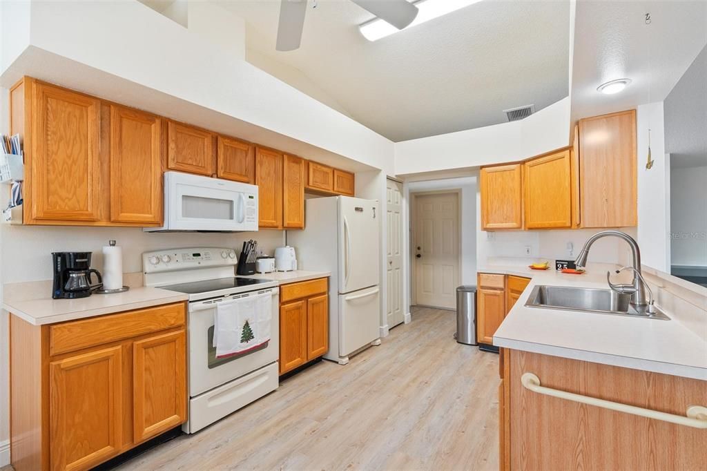 En Venta: $274,900 (2 camas, 2 baños, 1501 Pies cuadrados)