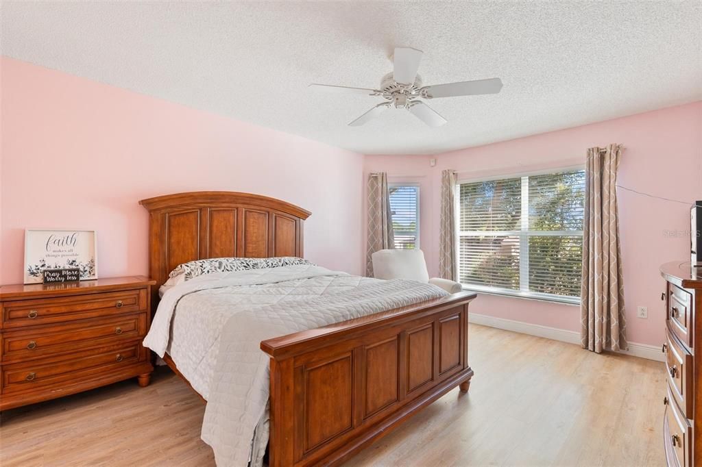 En Venta: $274,900 (2 camas, 2 baños, 1501 Pies cuadrados)