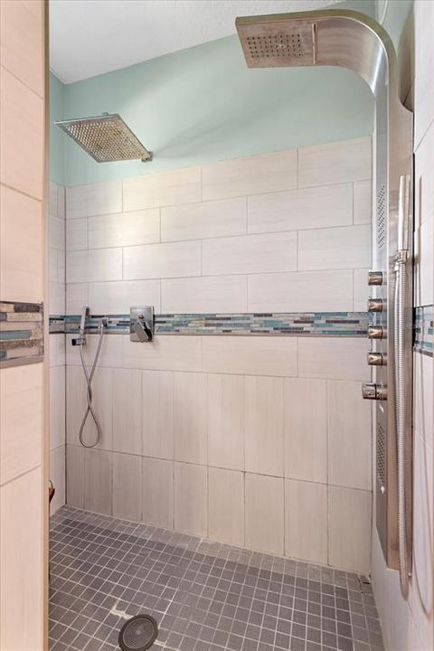 En Venta: $1,650,000 (6 camas, 7 baños, 5614 Pies cuadrados)