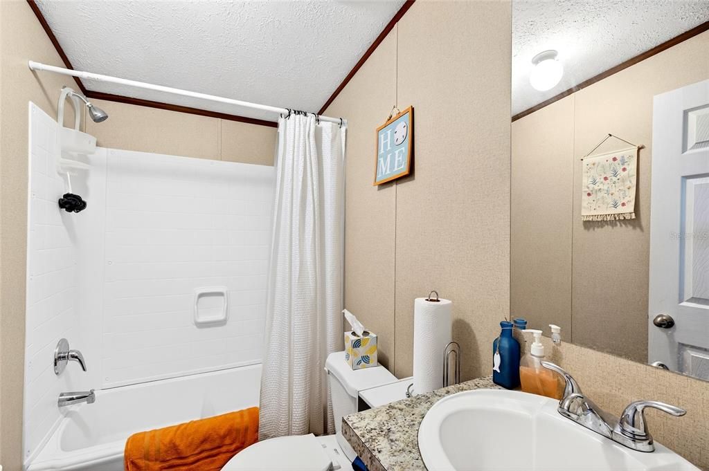 For Sale: $300,000 (3 beds, 2 baths, 1292 Square Feet)