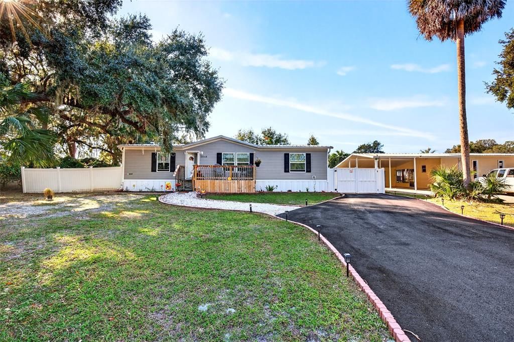 For Sale: $300,000 (3 beds, 2 baths, 1292 Square Feet)