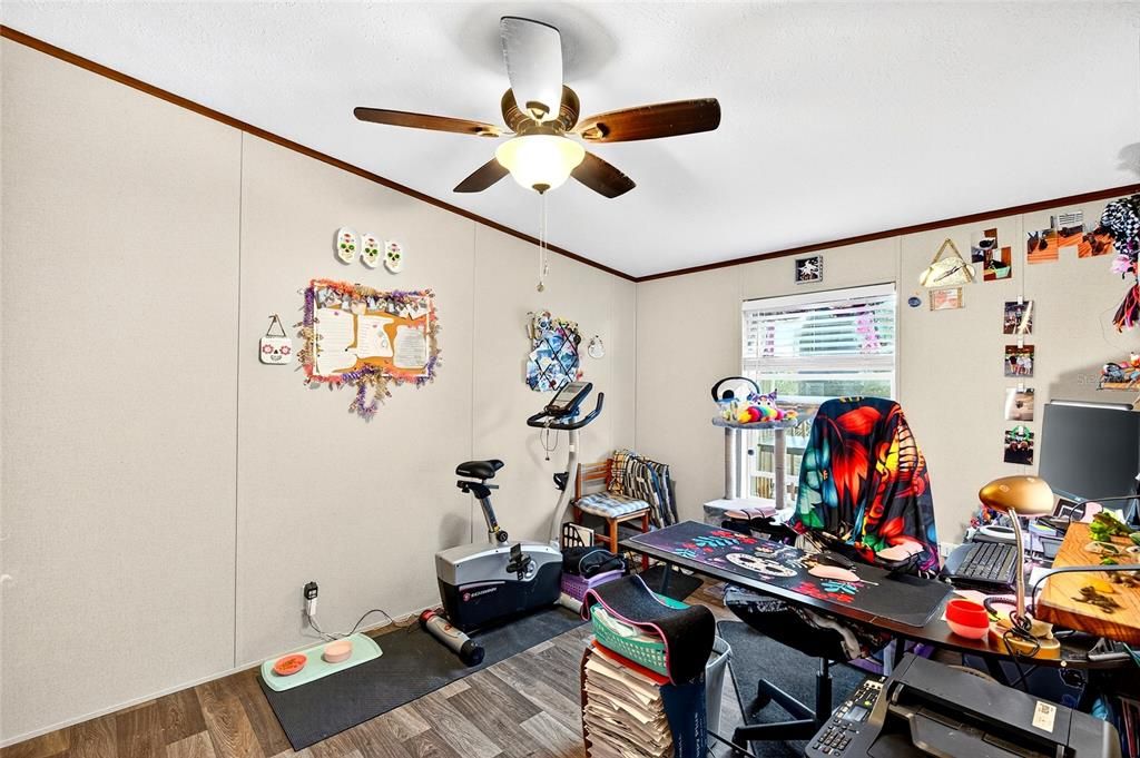 For Sale: $300,000 (3 beds, 2 baths, 1292 Square Feet)