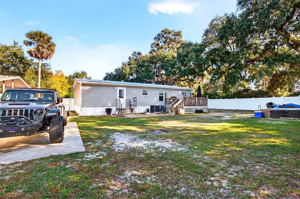 For Sale: $300,000 (3 beds, 2 baths, 1292 Square Feet)