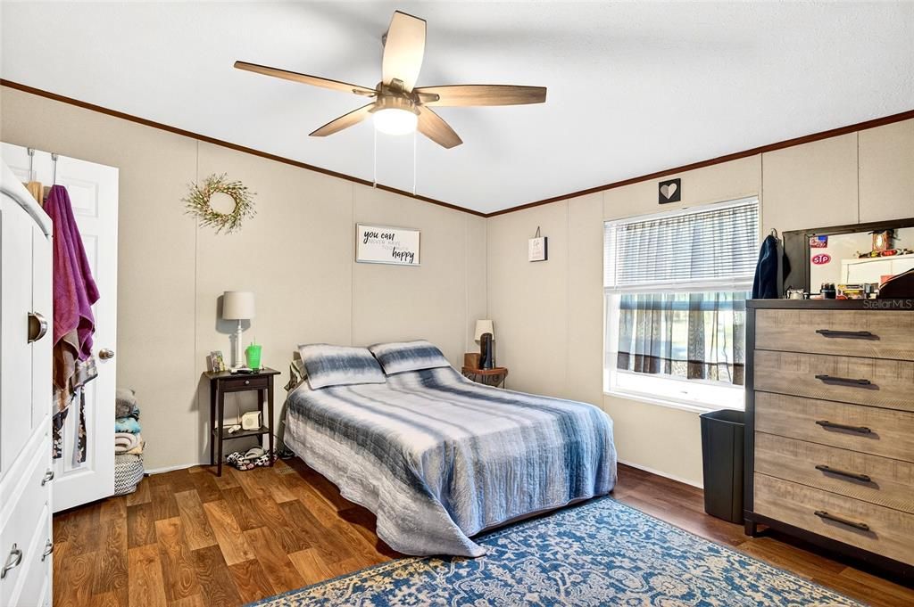 For Sale: $300,000 (3 beds, 2 baths, 1292 Square Feet)