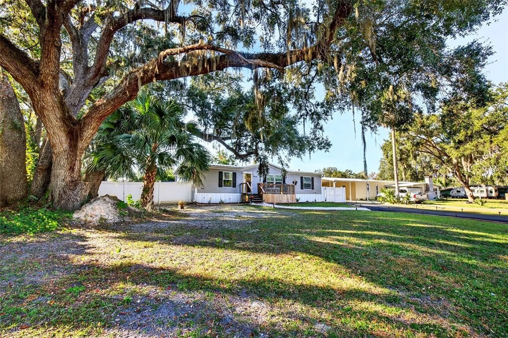 For Sale: $300,000 (3 beds, 2 baths, 1292 Square Feet)