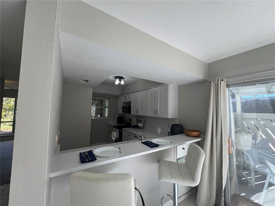 For Rent: $3,000 (2 beds, 1 baths, 930 Square Feet)