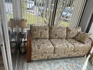 出租: $2,500 (2 贝兹, 1 浴室, 930 平方英尺)