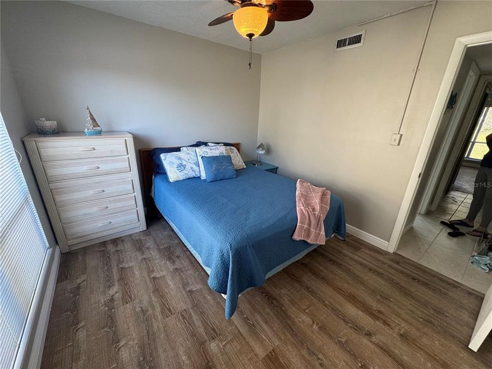 For Rent: $3,000 (2 beds, 1 baths, 930 Square Feet)