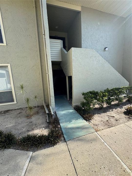 For Rent: $3,000 (2 beds, 1 baths, 930 Square Feet)