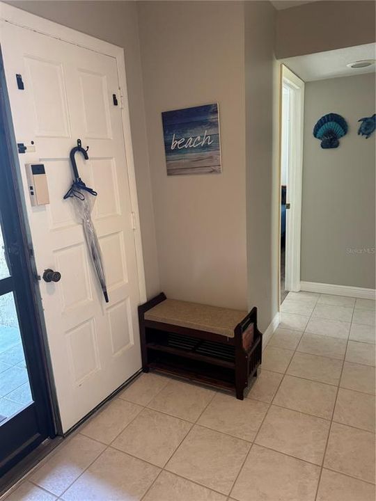 For Rent: $3,000 (2 beds, 1 baths, 930 Square Feet)