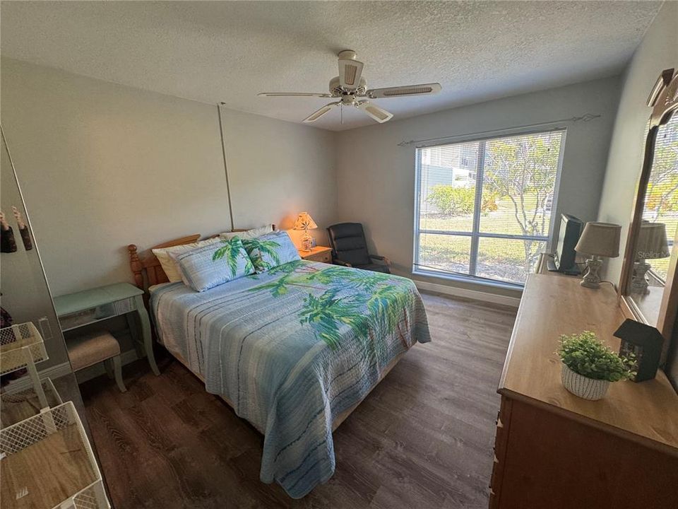 For Rent: $3,000 (2 beds, 1 baths, 930 Square Feet)