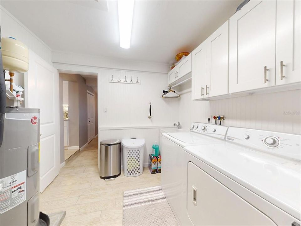 For Sale: $725,000 (3 beds, 2 baths, 1530 Square Feet)