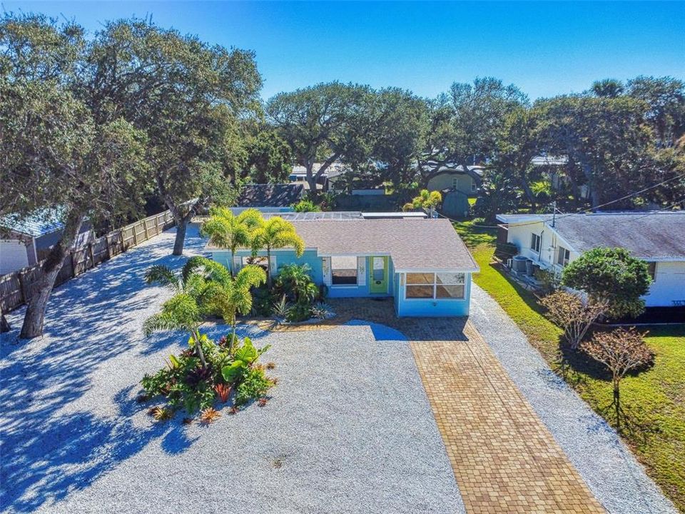 For Sale: $725,000 (3 beds, 2 baths, 1530 Square Feet)