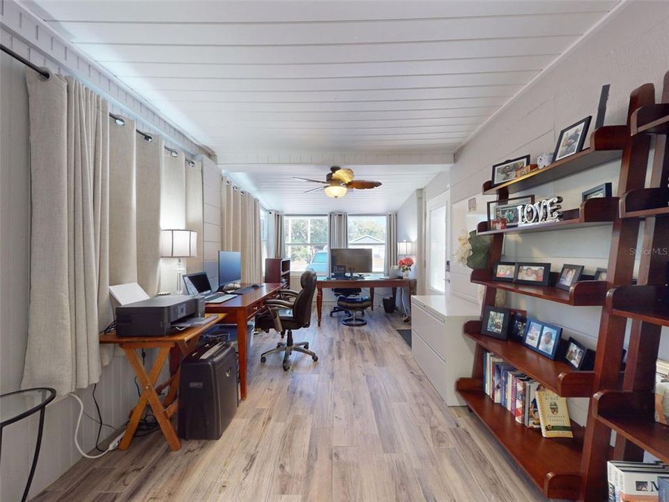 For Sale: $725,000 (3 beds, 2 baths, 1530 Square Feet)