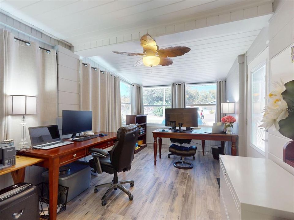 For Sale: $725,000 (3 beds, 2 baths, 1530 Square Feet)