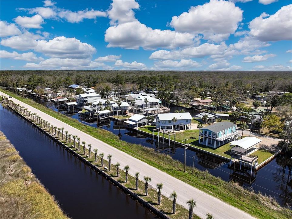 На продажу: $270,000 (0.13 acres)