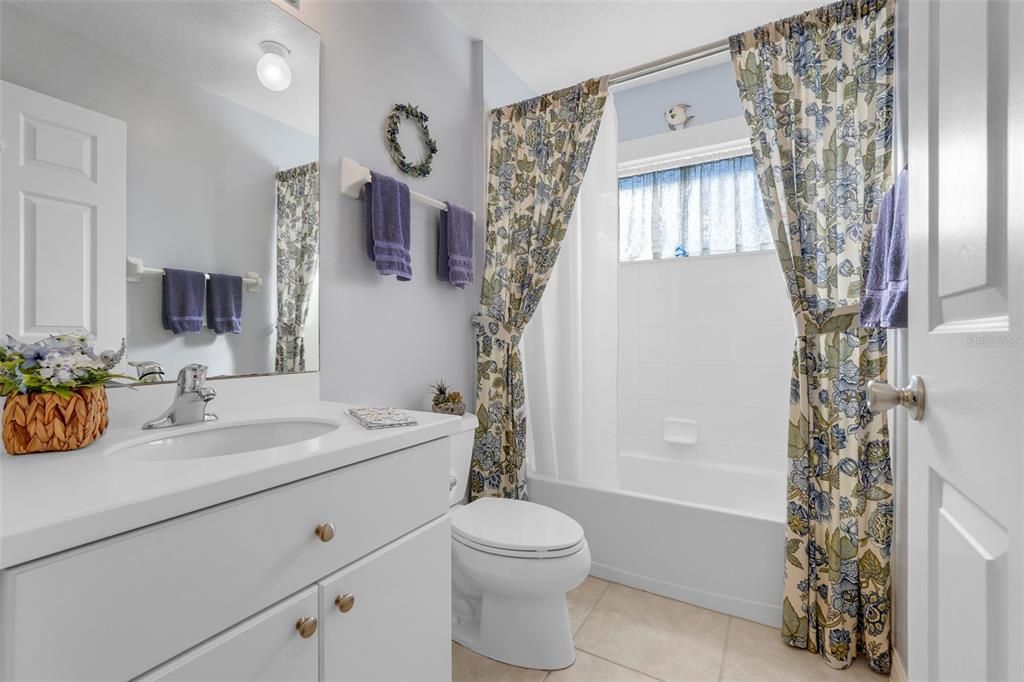 En Venta: $359,900 (3 camas, 2 baños, 2087 Pies cuadrados)