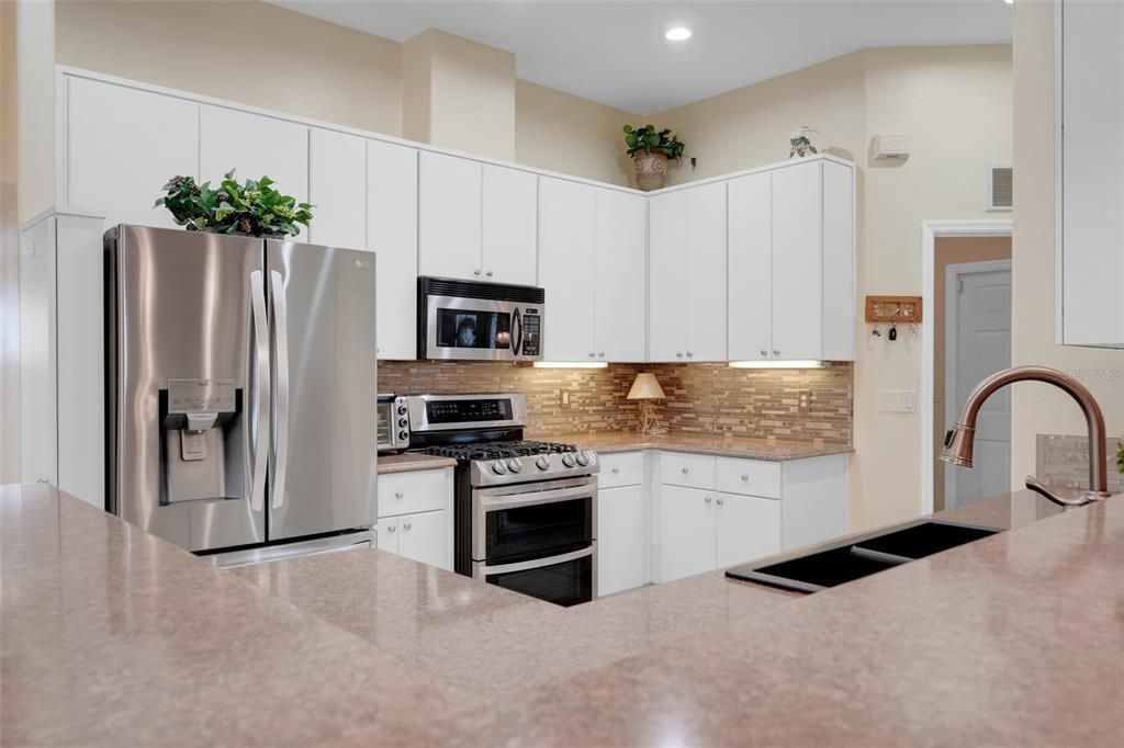 En Venta: $359,900 (3 camas, 2 baños, 2087 Pies cuadrados)